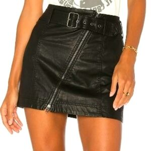 Free People Women's Black Vegan Leather Mini Skirt Size 6